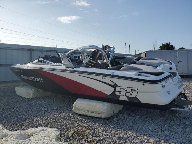 2013 Mastercraft Craft Boat