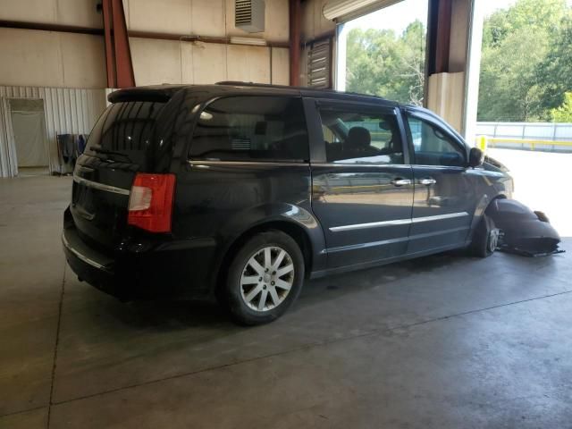 2013 Chrysler Town & Country Touring L