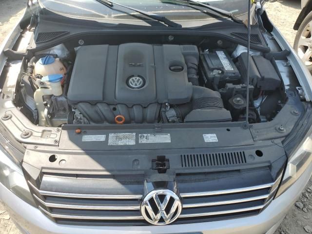 2012 Volkswagen Passat SE