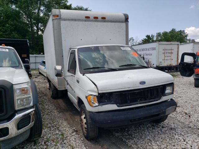 1999 Ford Econoline E450 Super Duty Commercial Cutaway Van