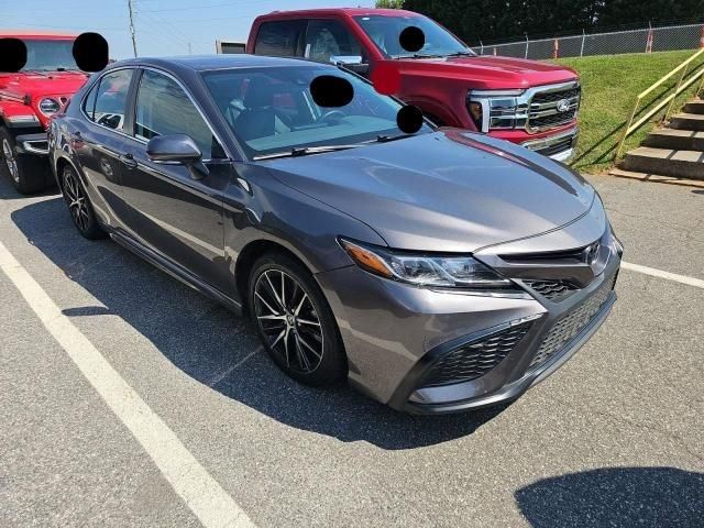 2022 Toyota Camry SE