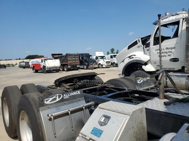 2017 Freightliner Cascadia 125