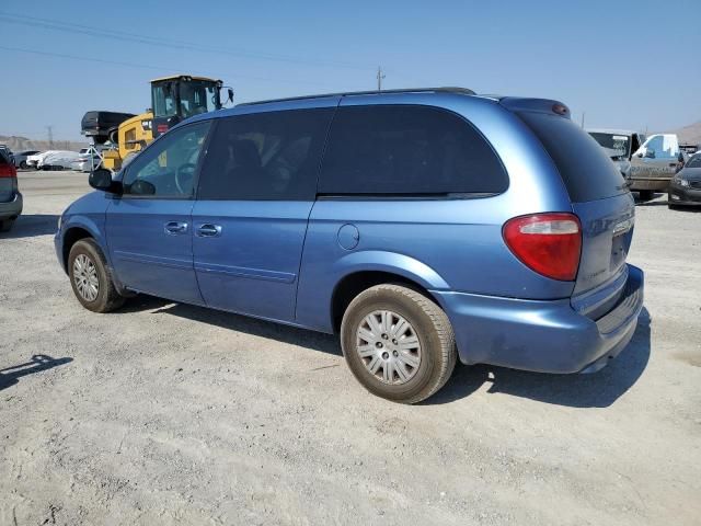 2007 Chrysler Town & Country LX