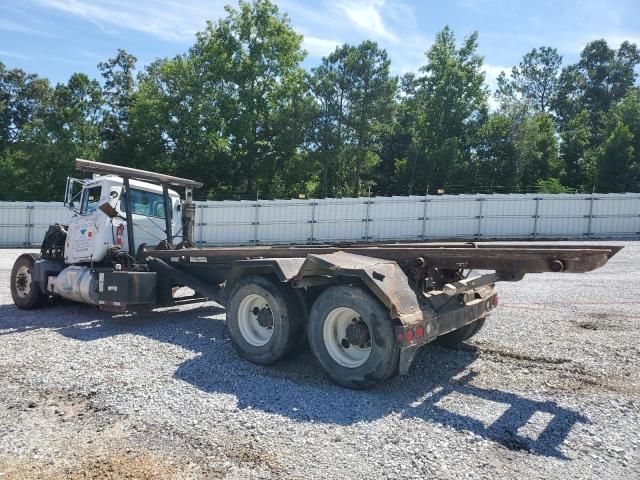 2003 Mack 600 RD600