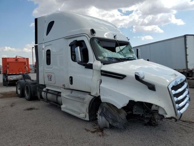 2019 Freightliner Cascadia 126