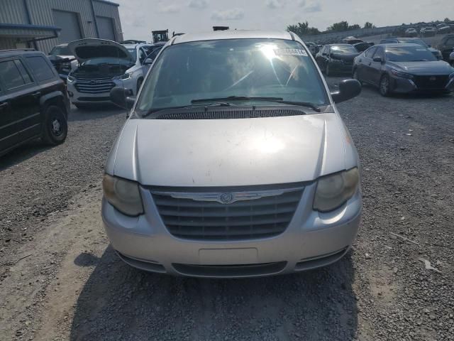 2006 Chrysler Town & Country LX