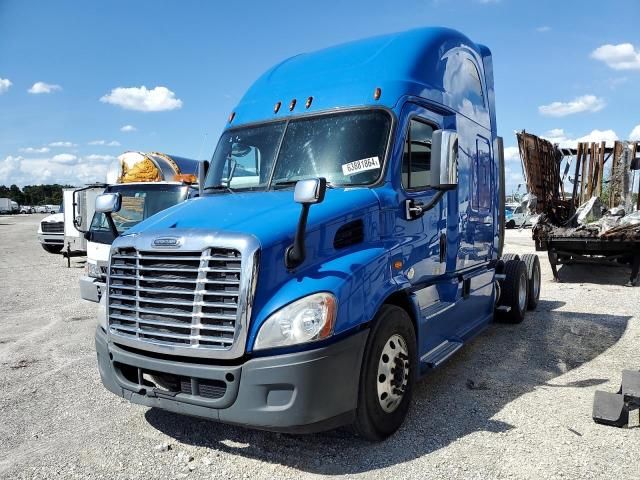 2015 Freightliner Cascadia 113