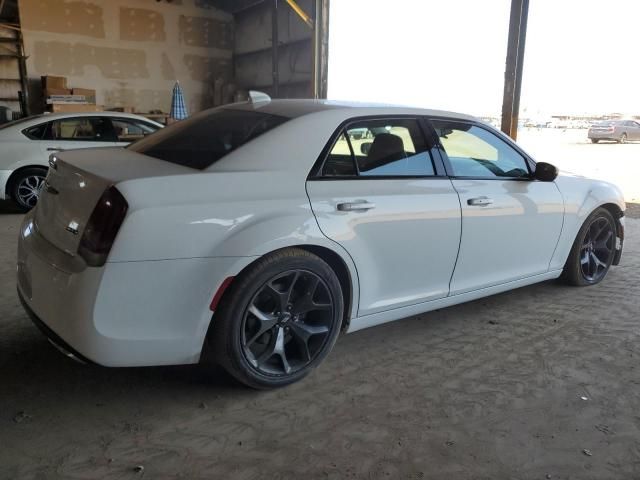 2020 Chrysler 300 Touring