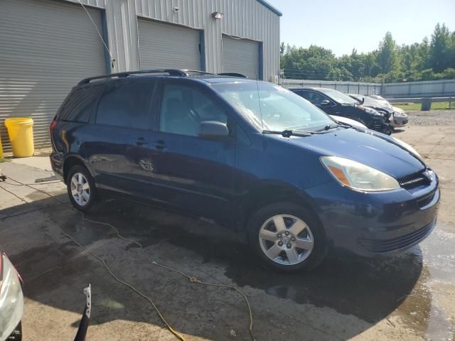 2004 Toyota Sienna CE