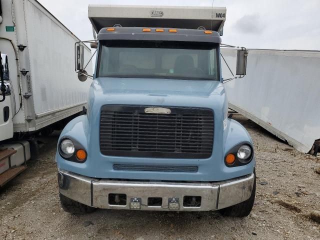 2000 Freightliner Medium Conventional FL112