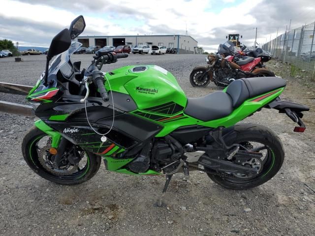 2024 Kawasaki EX650 P