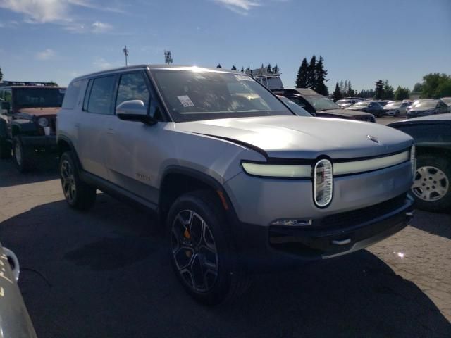 2024 Rivian R1S Adventure