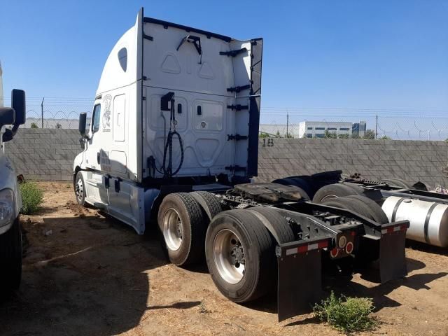 2018 Freightliner Cascadia 126