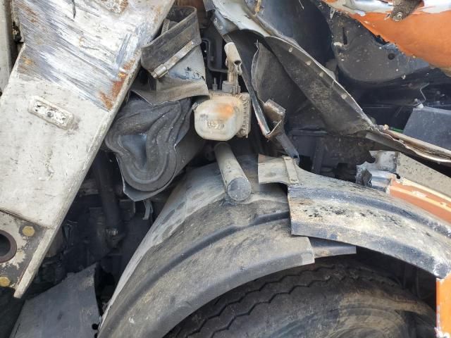 2018 Mack 600 MRU600