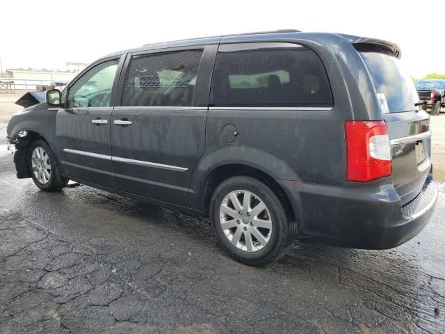 2012 Chrysler Town & Country Touring L