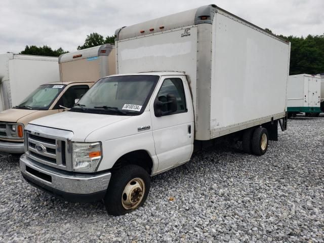 2016 Ford Econoline E450 Super Duty Cutaway Van