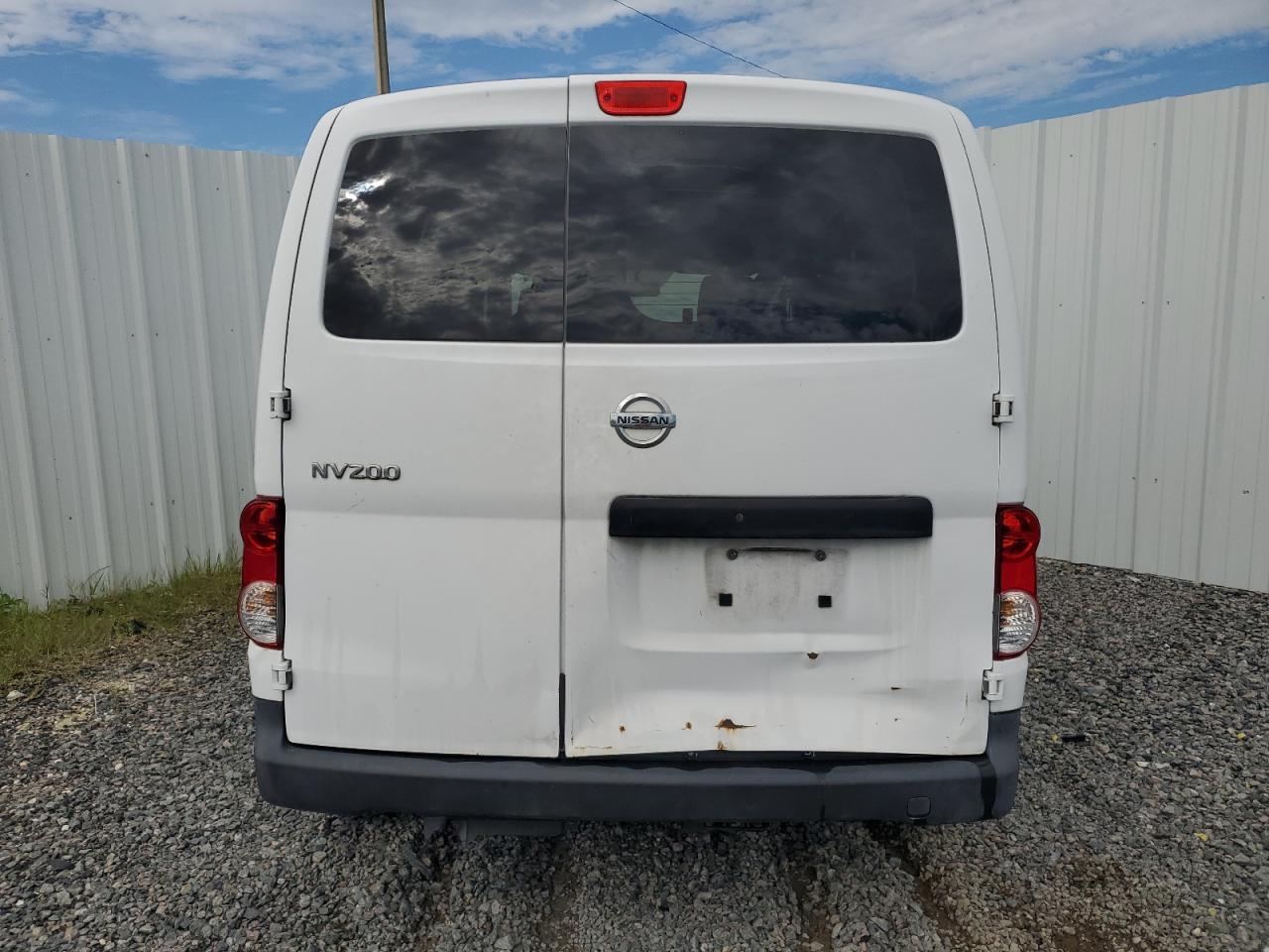 2017 Niss NV200