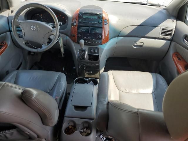 2010 Toyota Sienna XLE