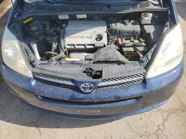 2004 Toyota Sienna CE