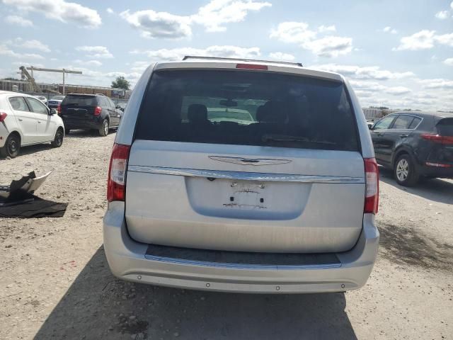 2012 Chrysler Town & Country Touring