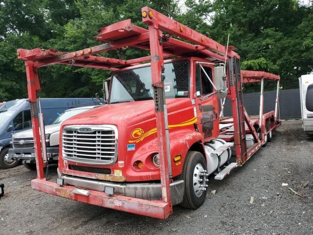 2002 Freightliner Medium Conventional FL112