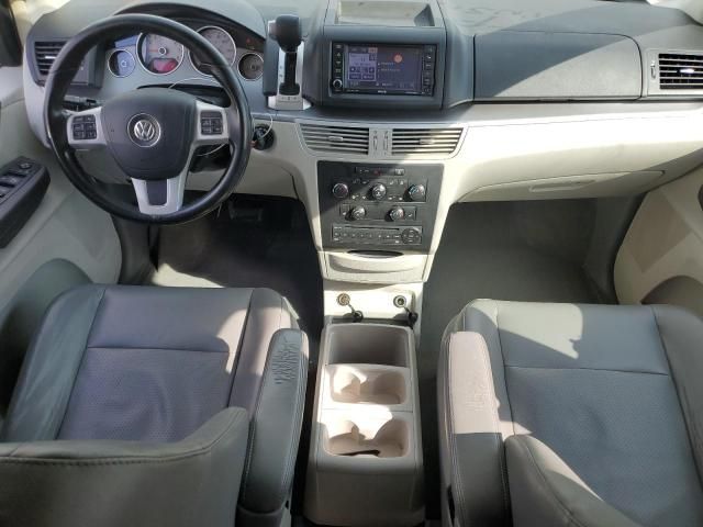 2013 Volkswagen Routan SE