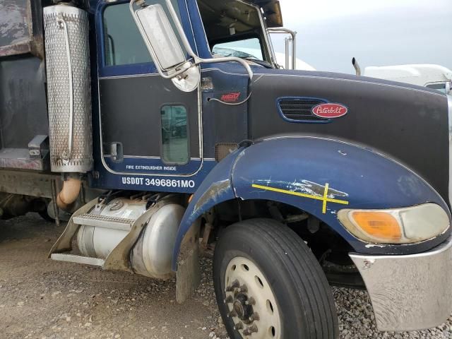 2005 Peterbilt 335