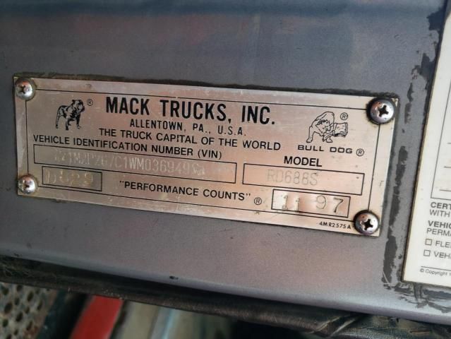 1998 Mack 600 RD600