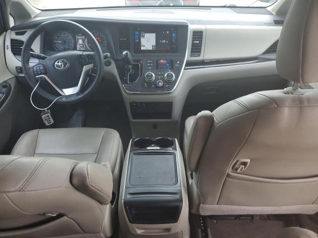 2017 Toyota Sienna XLE