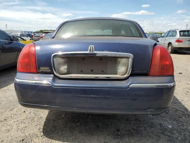 2010 Lincoln Town Car Signature Limited