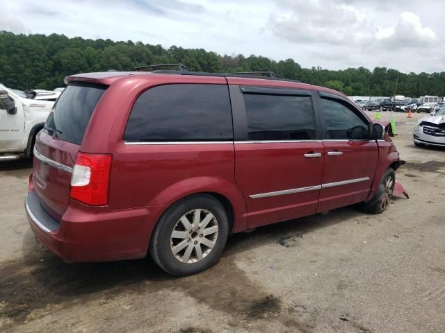 2011 Chrysler Town & Country Touring L