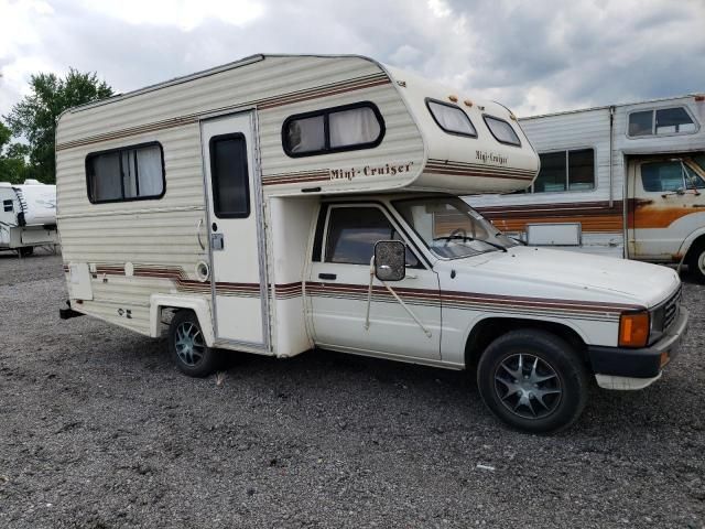 1985 Toyota Pickup Commercial / Camper RN55