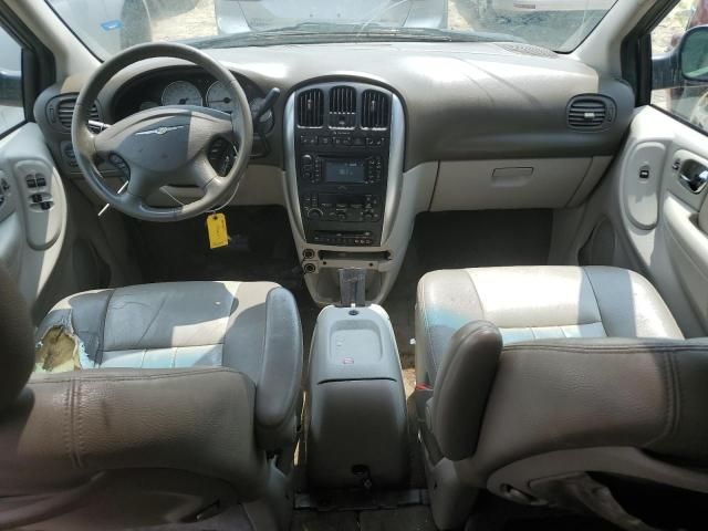 2005 Chrysler Town & Country Touring