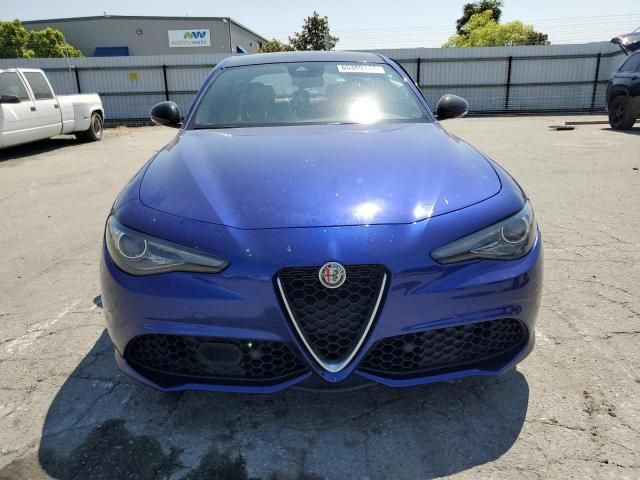 2022 Alfa Romeo Giulia Super