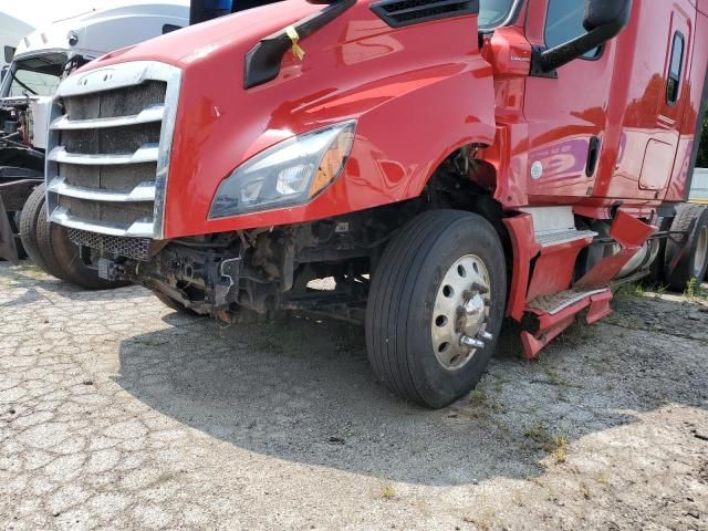 2019 Freightliner Cascadia 126