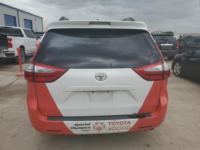 2017 Toyota Sienna XLE