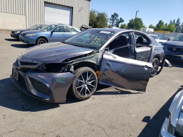 2022 Toyota Camry SE