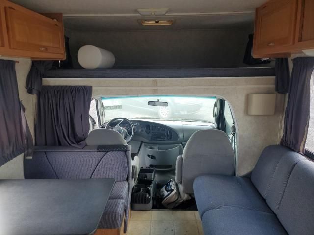 2005 Ford Econoline E450 Super Duty Cutaway Van