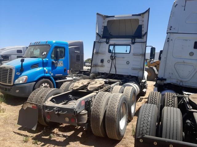 2019 Volvo VNR