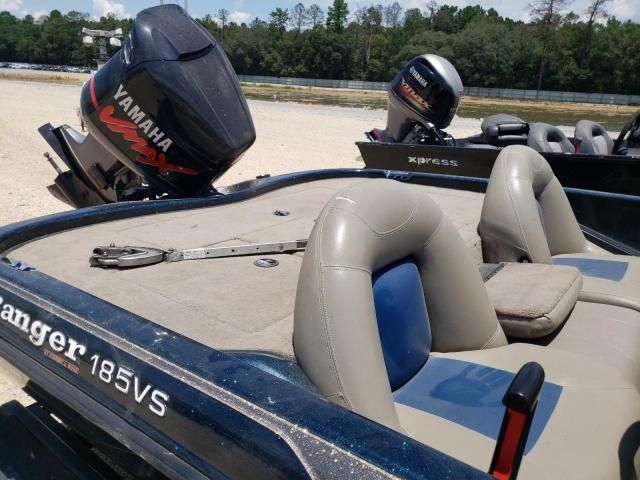 2004 Land Rover Bass Boat