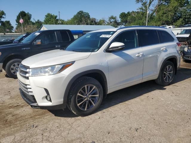 2017 Toyota Highlander SE