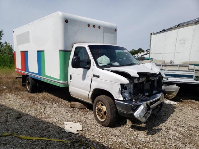 2016 Ford Econoline E350 Super Duty Cutaway Van