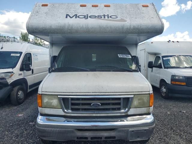 2005 Maje 2005 Ford Econoline E450 Super Duty Cutaway Van