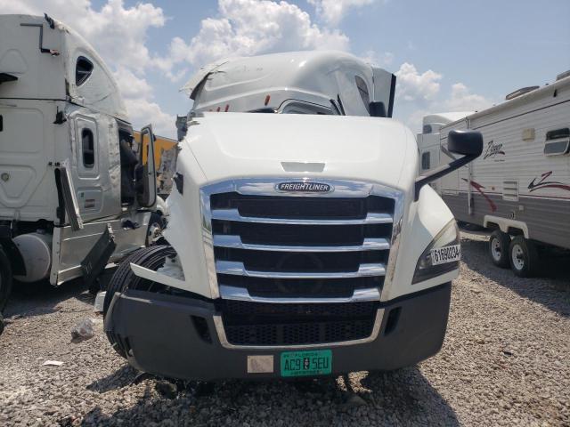 2019 Freightliner Cascadia 126