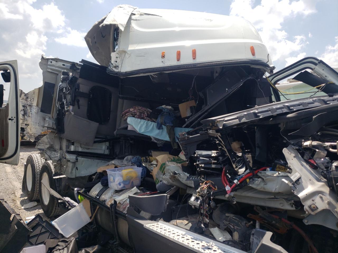 2019 Freightliner Cascadia 126