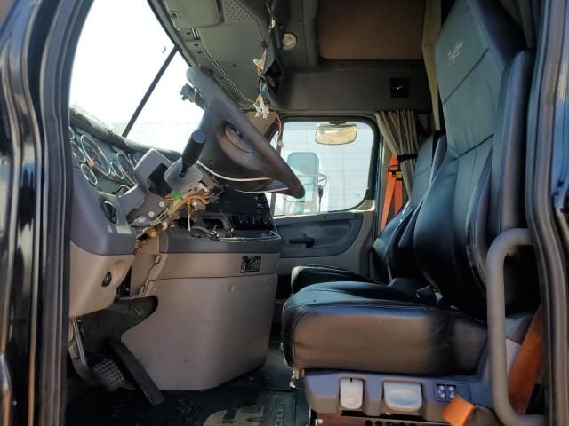 2016 Freightliner Cascadia 125