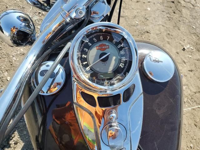 2011 Harley-Davidson Flstc