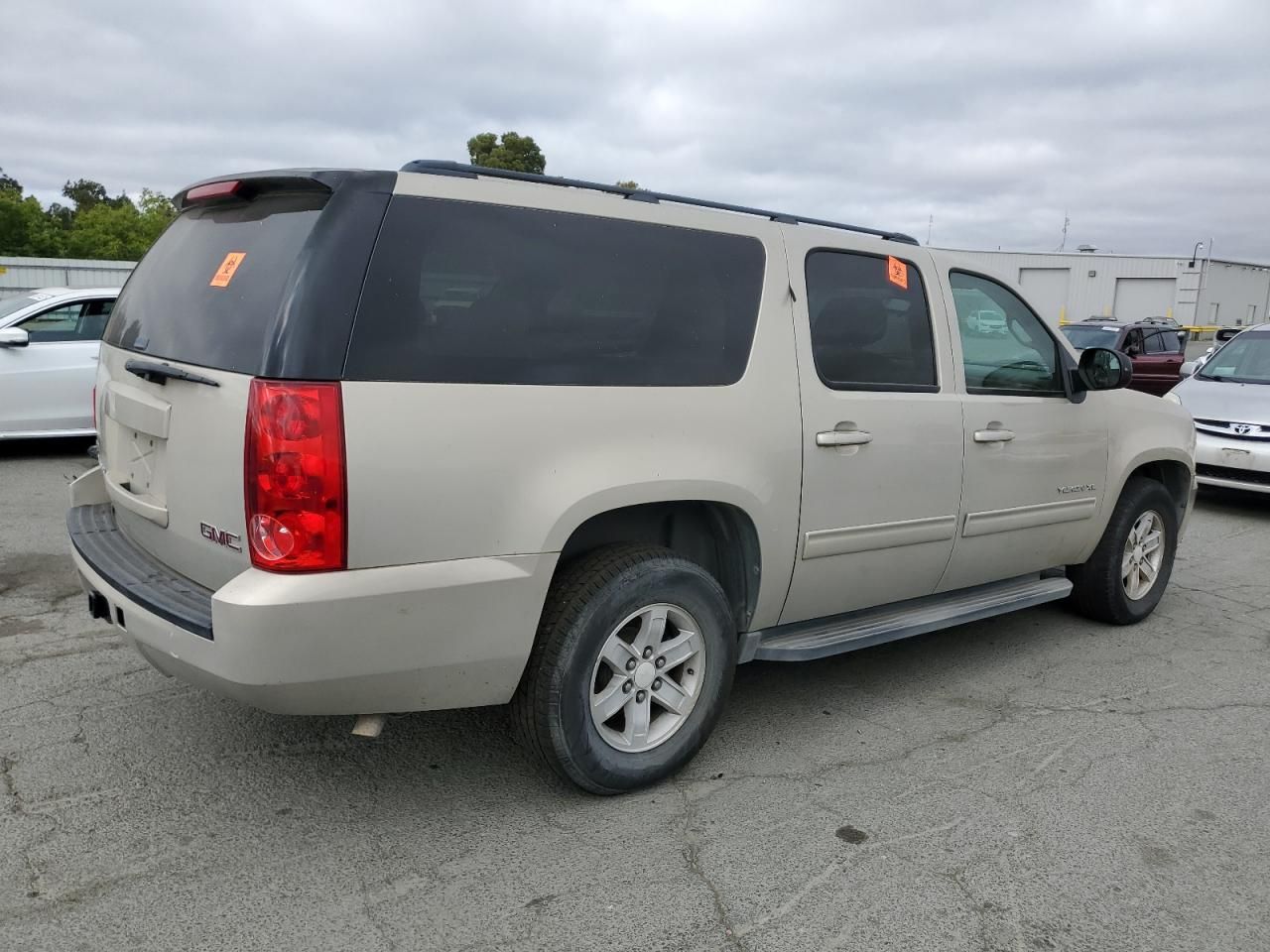 2011 GMC Yukon xl C1500 sle