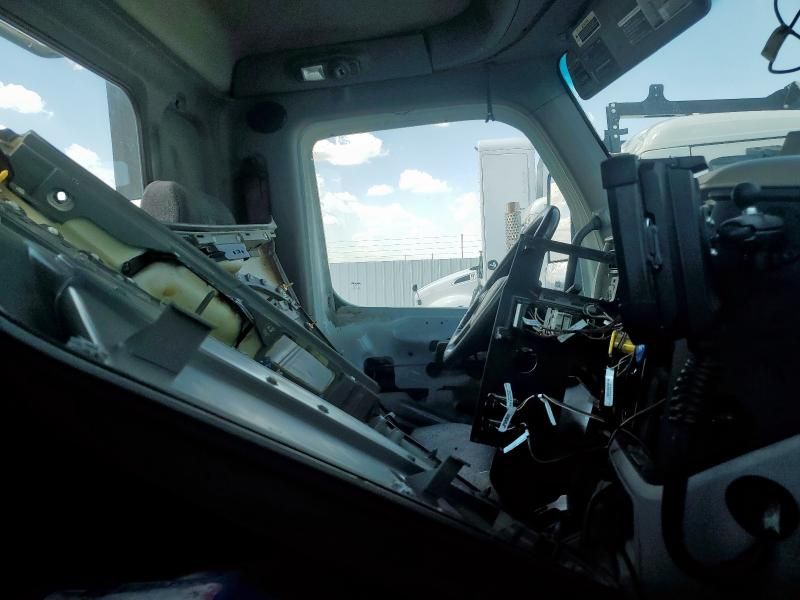 2018 Peterbilt Tractor 2018 Peterbilt 579 Semi Truck