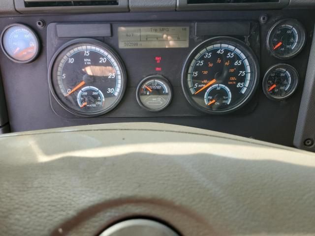 2015 Freightliner Cascadia 125 Semi Truck